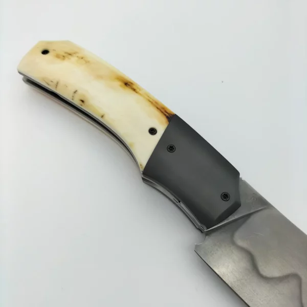 Couteau Artisanale realise par Remi Bouin en Phacochere6