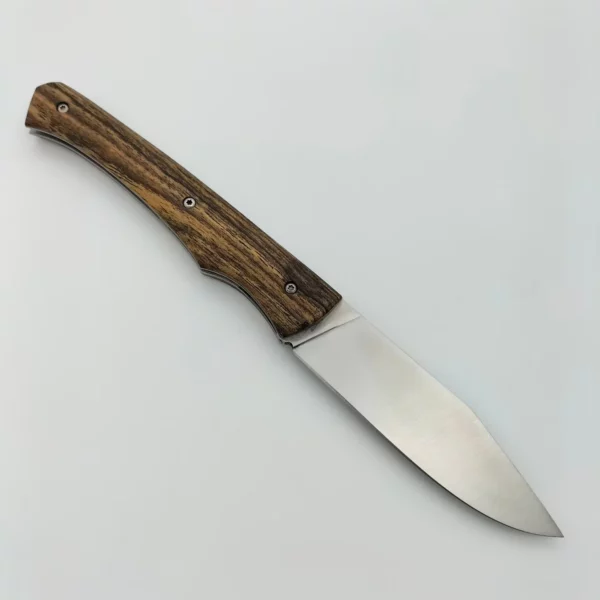 Couteau artisanal 22Tedesco22 par Adrien Giovaninetti en bocotte paris