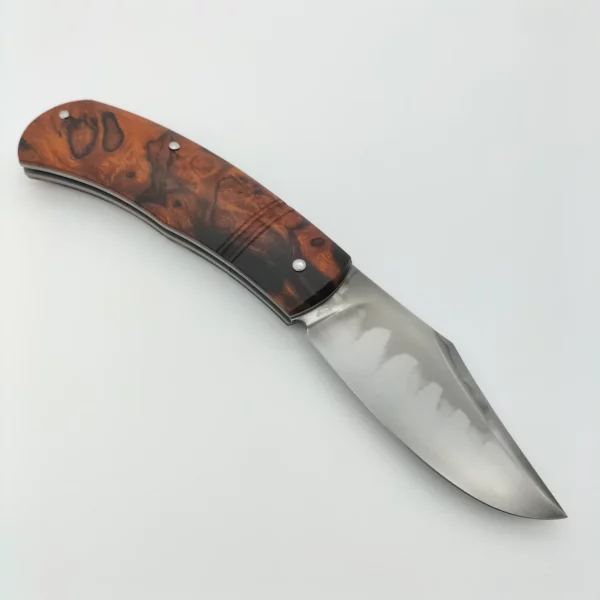 Couteau artisanal par La Forge Celtique en bois de fer paris