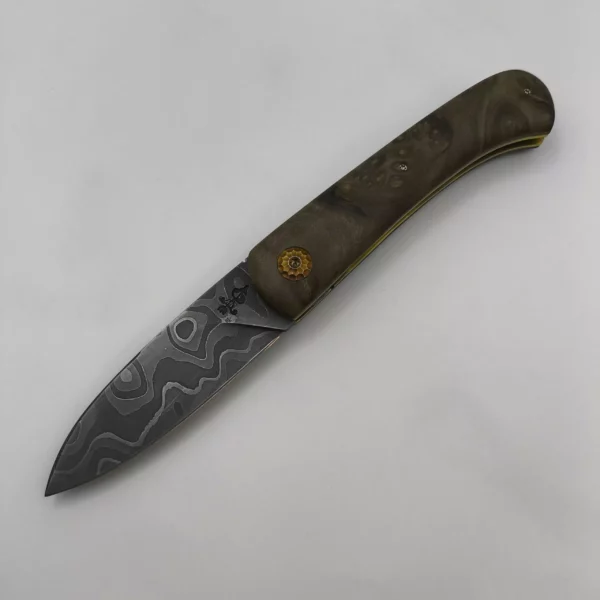 Couteau artisanal Damas par DG Coutellerie en Noyer