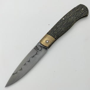 Couteau artisanal pliant Georges en laiton par Tanguy Coillot