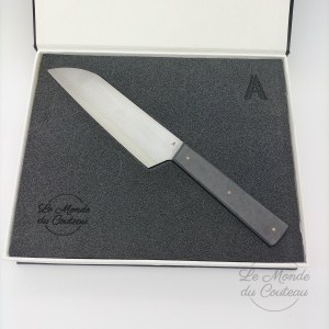 Coltello da cucina Santoku realizzato da Alain Andre