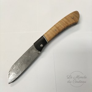 Handcrafted Damascus knife by La Coutellerie du Clocher scaled