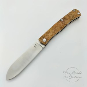 Handcrafted knife by Jesus Granda in maple 1