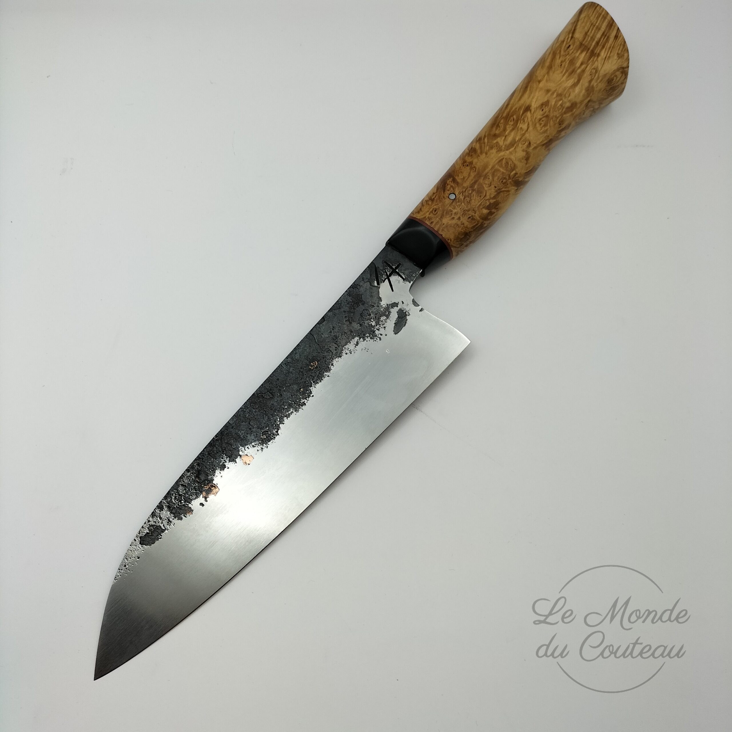 Cuchillo de cocina artesanal Santoku Arthur Lapostat, Corian y lupa de ébano