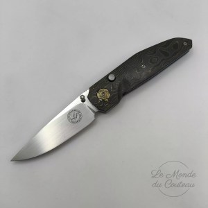 Handcrafted Button Lock Folding Knife by lourens Prinsloo