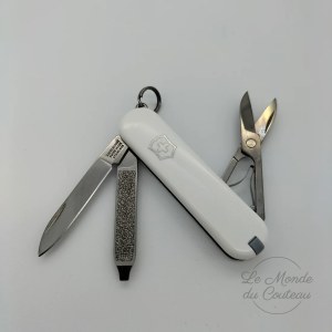Victorinox Classic Falling Snow